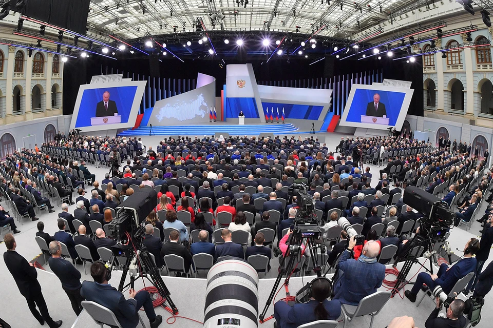 Владимир Путин объявил о старте программы "Время героев" во время послания Федеральному Собранию