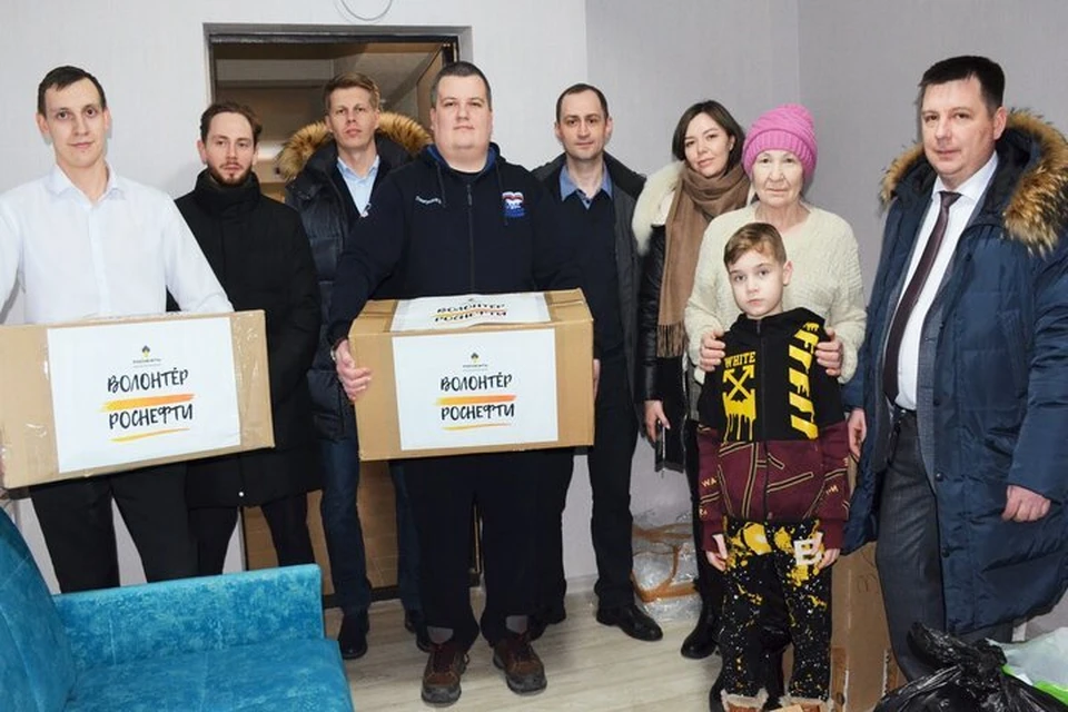 Фото: Светлана Фёдорова. Волонтёры «Роспана» приехали с подарками.