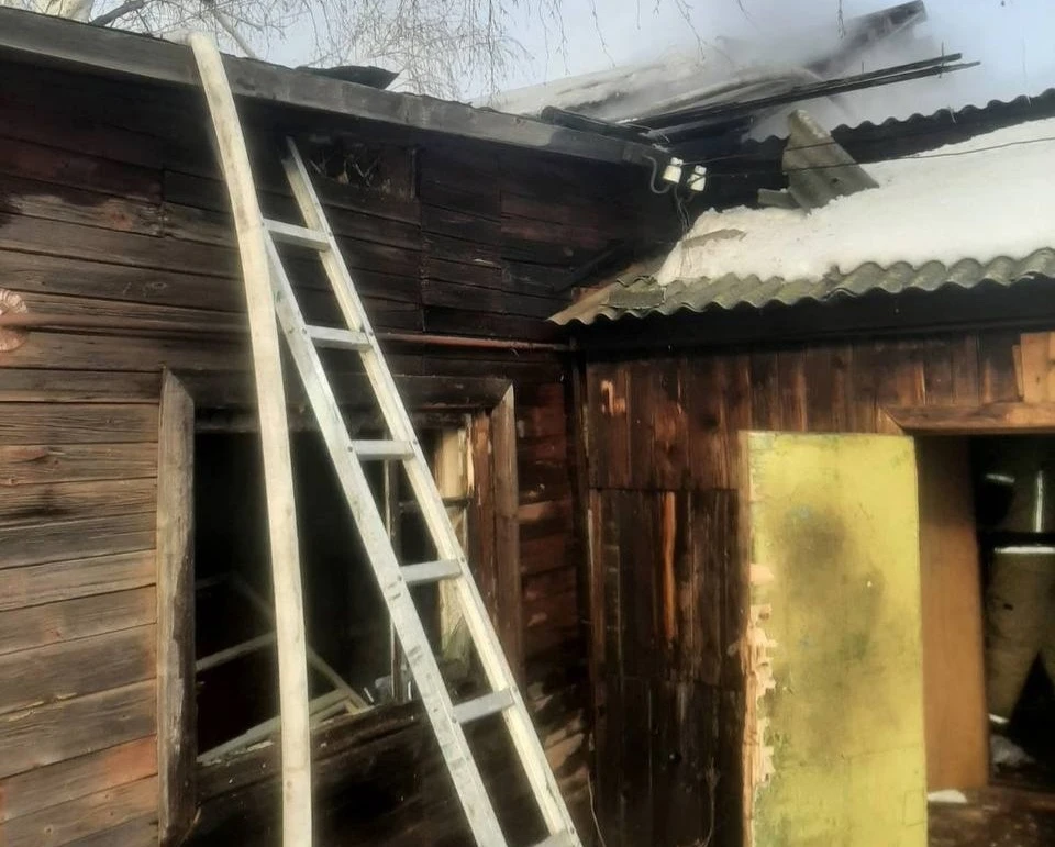 В частном доме сгорел пенсионер. Фото: ГКУ СО центр по делам ГО, ПБ и ЧС