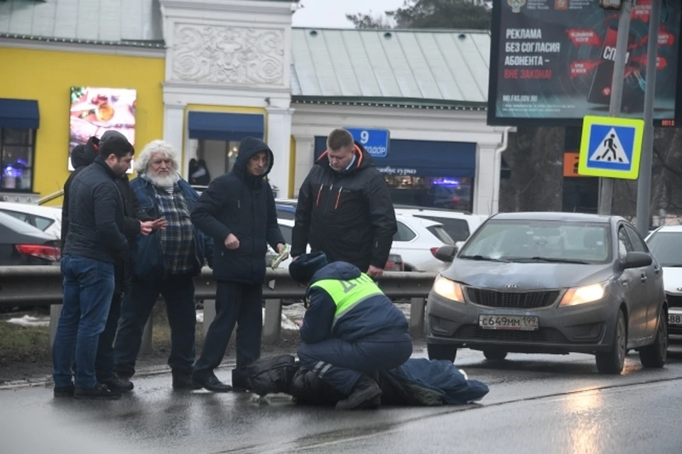 Автобус насмерть сбил пешехода на улице Б. Смоленская в Рославле