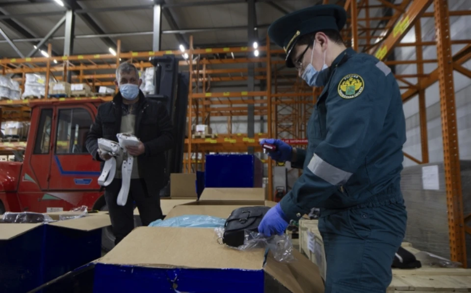 Три фуры с грушами на 8 млн рублей задержали в Смоленской области