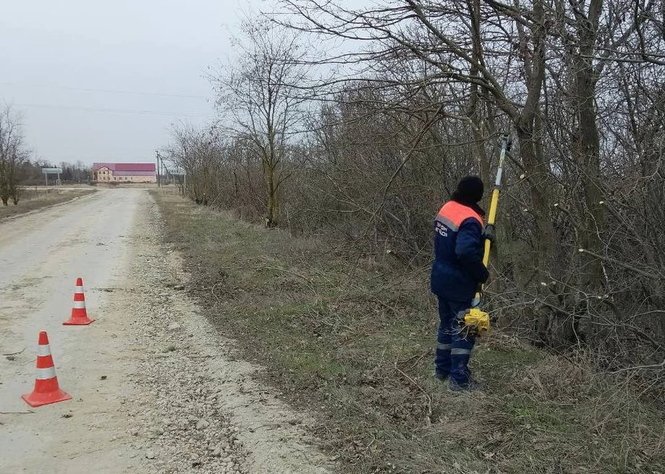 В Нижнесерогозском округе Херсонской области очистили около двух тысяч квадратных метров участка обочины автомобильной дороги. ФОТО: минтранс Херсонской области