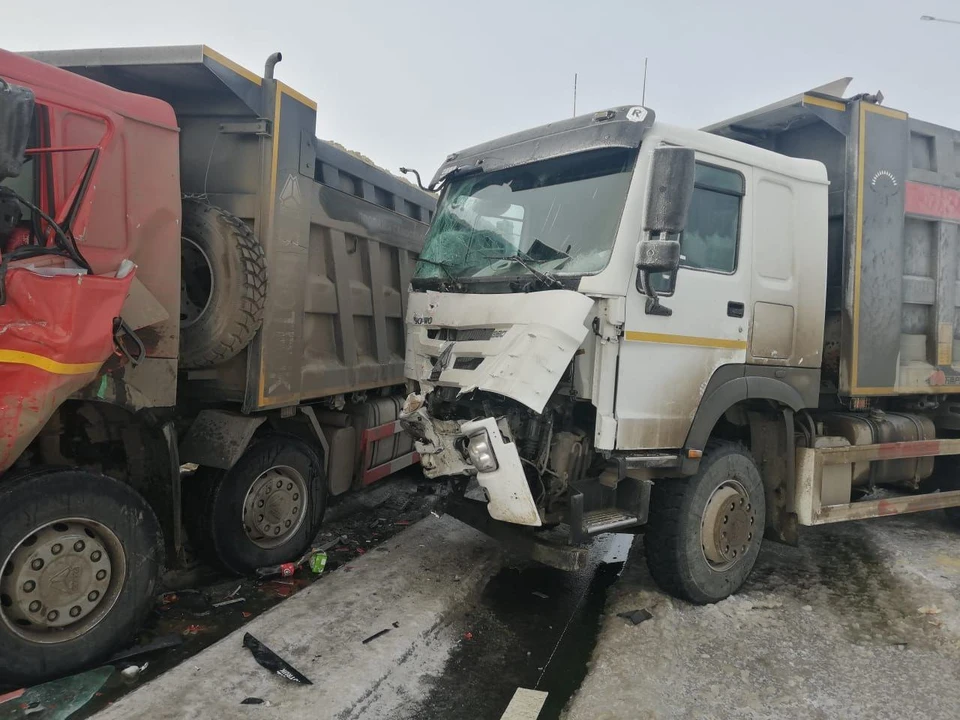Одному из водителей после ДТП понадобилась госпитализация. Фото: ГКУ СО «Центр по делам ГО, ПБ и ЧС»