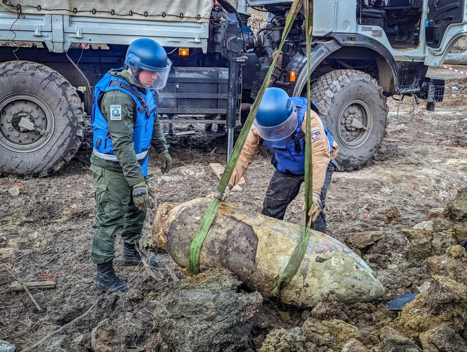 В Волгограде нашли ФАБ-250. Фото: ГУ МЧС России по Волгоградской области.