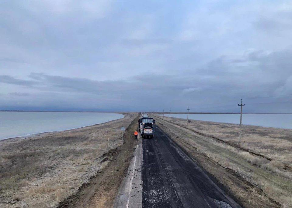 Дорогу из Каланчака в Хорлы в Херсонской области полностью отремонтируют уже в 2024 году. ФОТО: минтранс Херсонской области