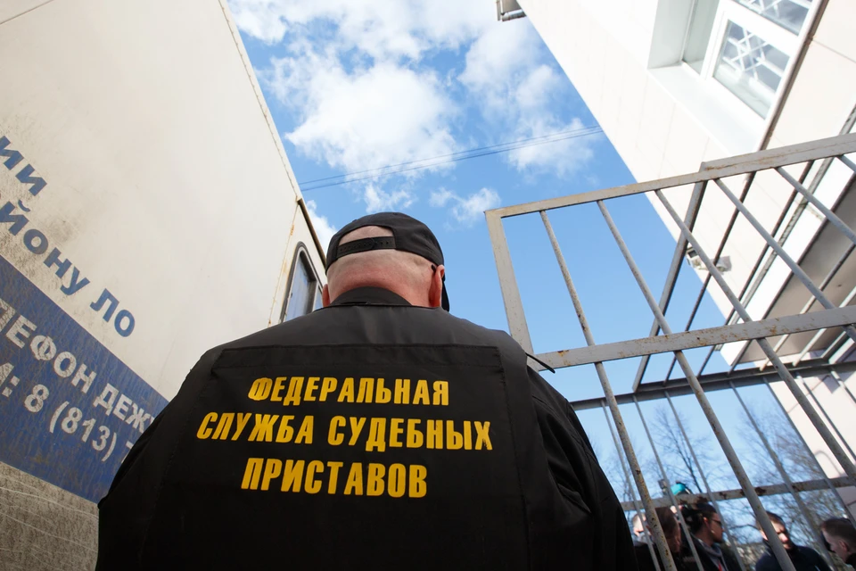 Пострадавшая жительница Карагайского района обратилась в службу судебных приставов