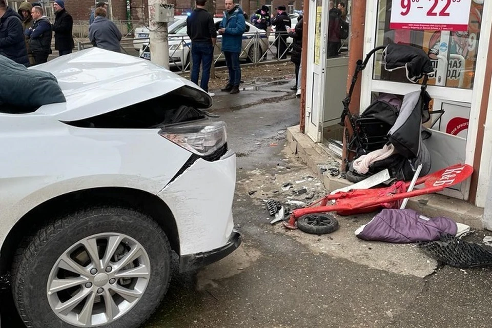 В Костроме иномарка сбила женщину с 10-месячным ребенком. ФОТО: прокуратура Костромской области