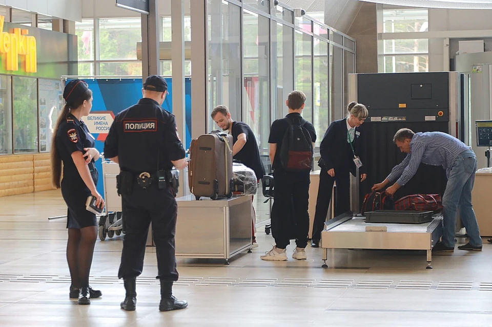 В аэропорту Красноярска усилили меры безопасности
