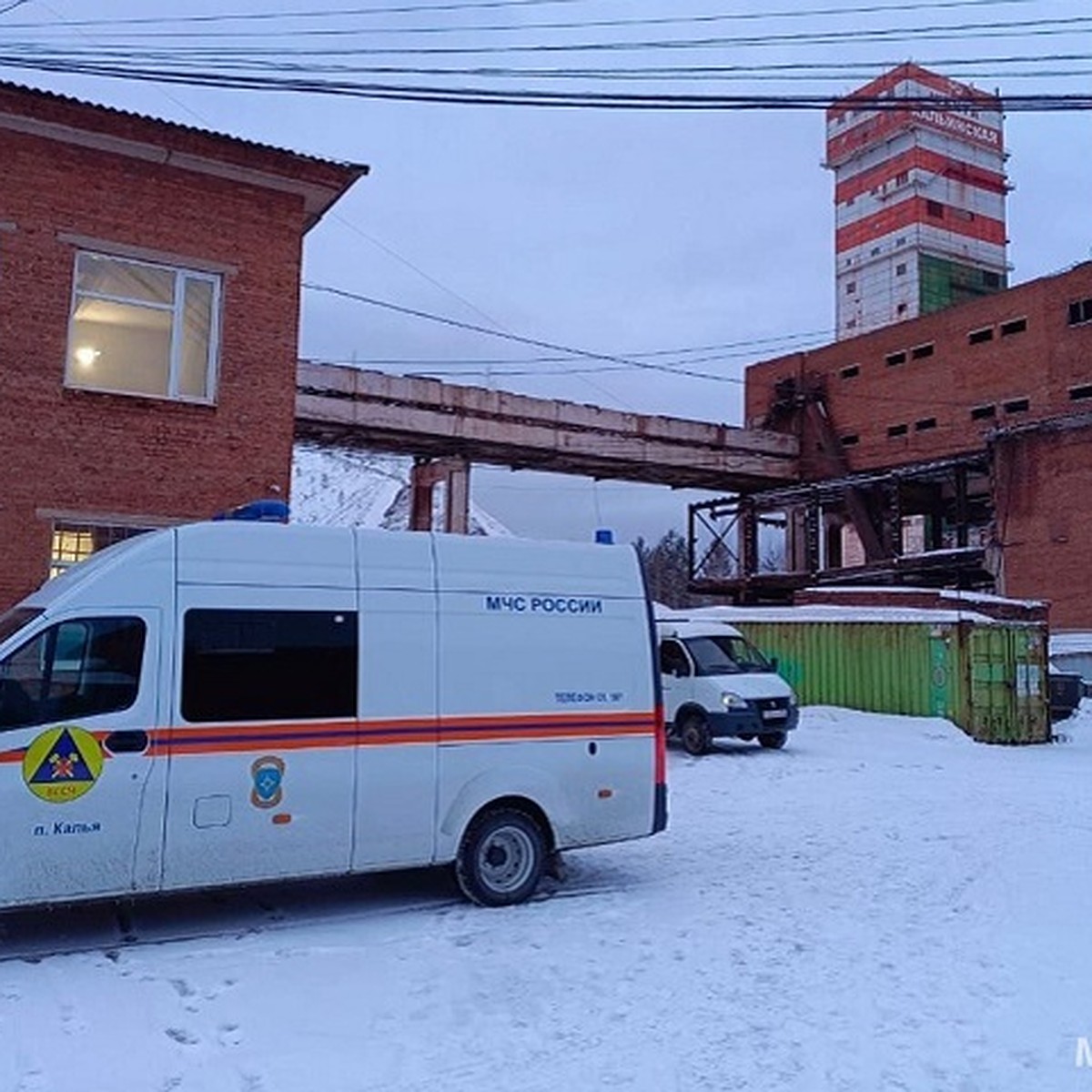 Подают сигналы»: в Североуральске двое шахтеров оказались под завалами  из-за горного удара - KP.RU