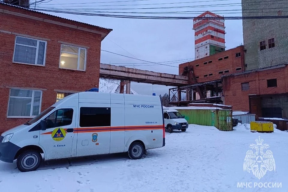 На месте работают 12 горноспасателей. Фото: ГУ МЧС России по Свердловской области