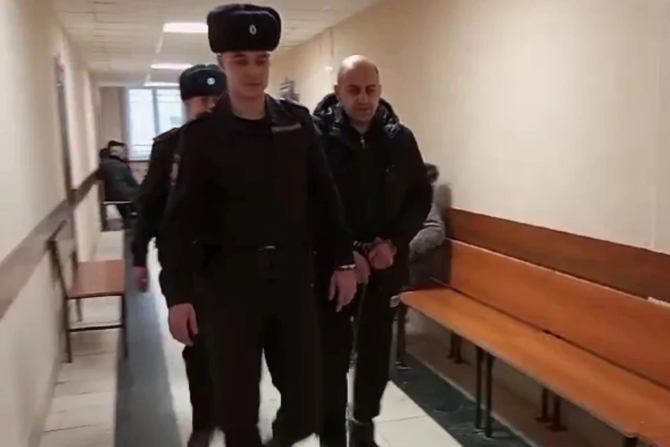 Суд продлил арест Сергею Ананикяну, обвиненному в убийстве пристава в Рязани.