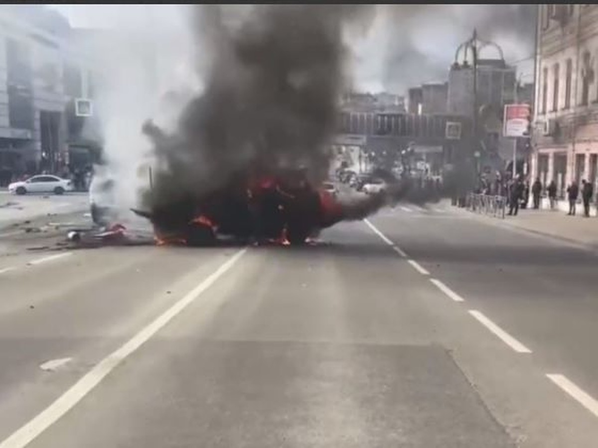 В центре Курска у автобуса отказали тормоза, произошел пожар: есть  пострадавшие - KP.RU