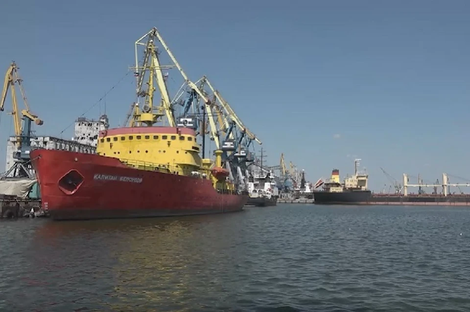 В Мариупольском порту выходят на финишный этап работы по восстановлению центров обеспечения безопасности мореплавания и морской аварийной связи. Фото: ТГ/Пушилин