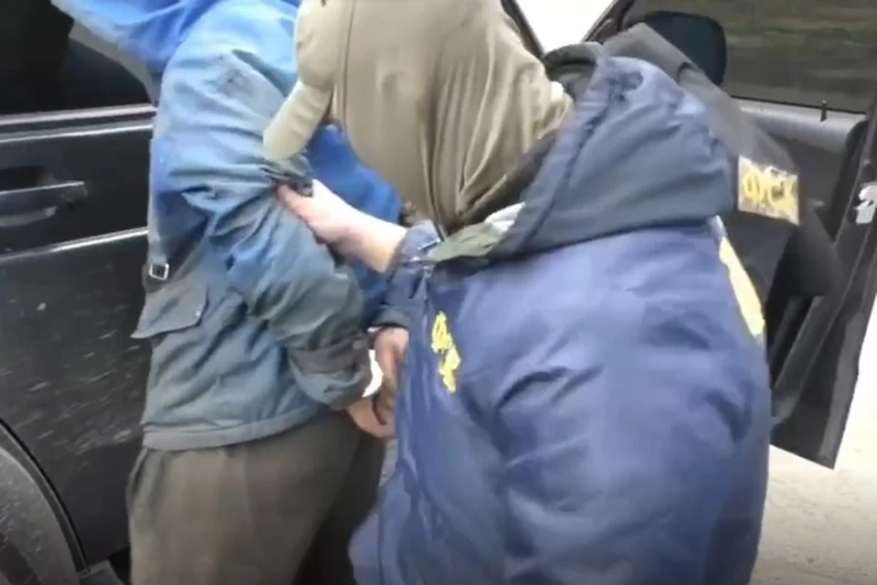 В ЛНР задержали жителя республики, передававшего Киеву данные о военных РФ. Фото - скрин из видео УФСБ России по ЛНР