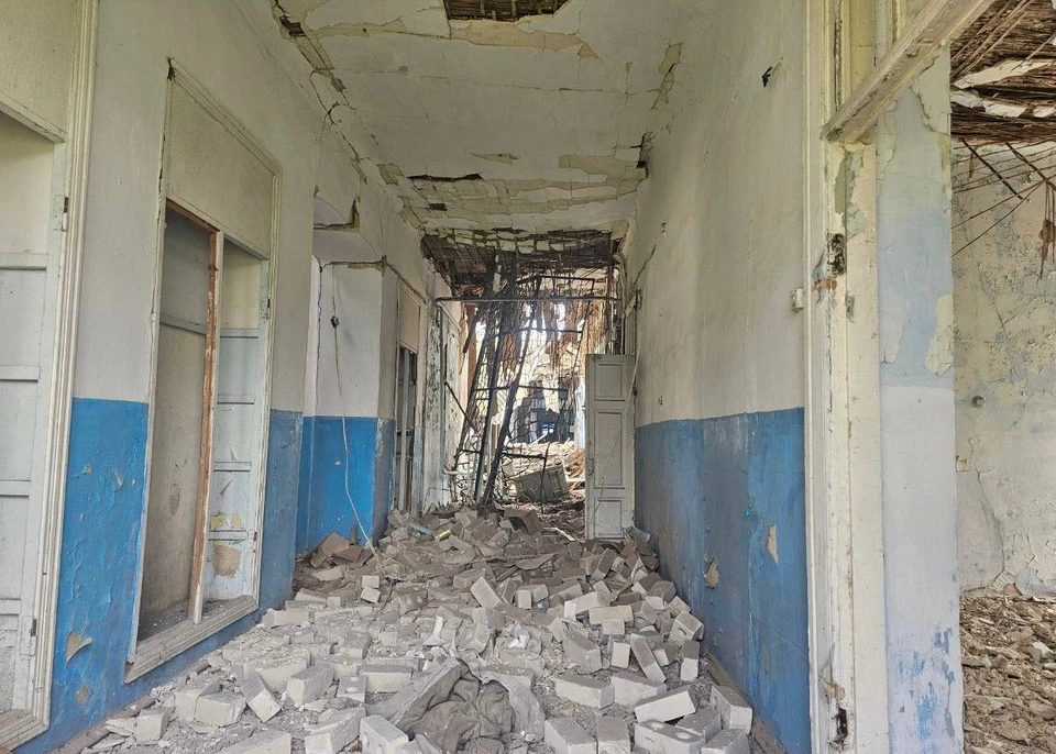 В Новой Маячке под удар попало здание стационара поселковой больницы. ФОТО: Владимир Сальдо