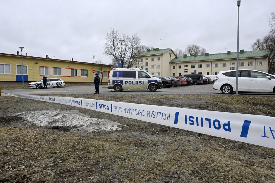 Ученик открыл стрельбу в финской школе: один убит, двое ранены