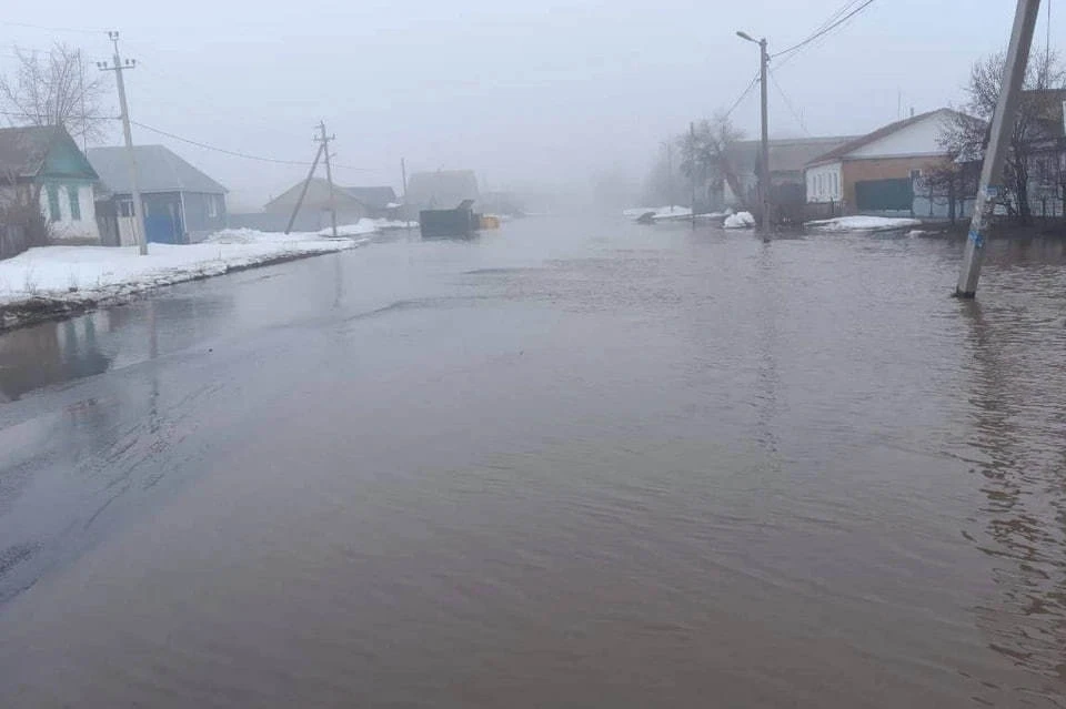 Затопило улицы, дома и придомовые территории. Фото: прокуратура Оренбургской области