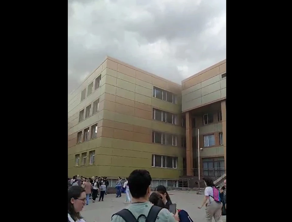 Из окон кишиневского лицея валит дым: Учеников и педагогов эвакуировали ...