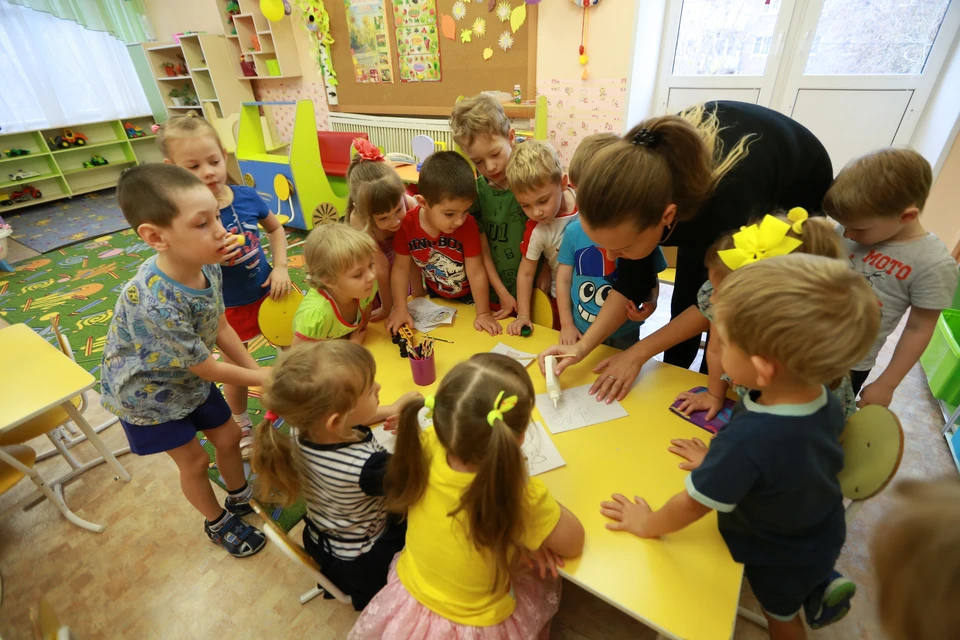 Средняя зарплата нижегородских воспитателей в детсадах достигла 44 202 рублей.