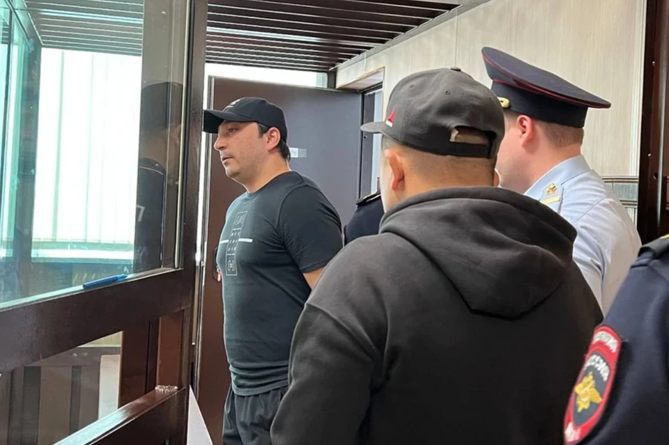 Директор охранного агентства получил срок за вымогательства на Хилокском рынке.