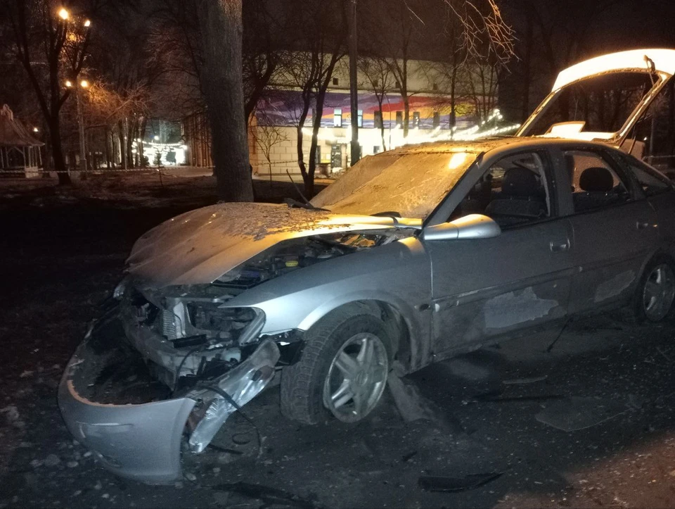 В селе Шагаровке осколки попали в машину, в котором находилась семья из шести человек.