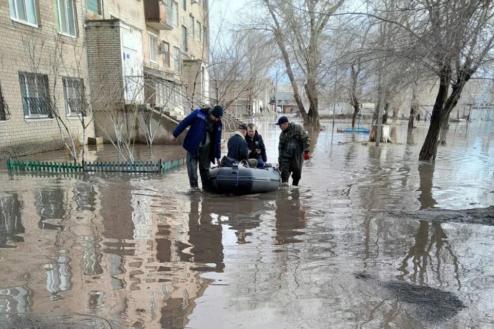 Ситуация с паводком в Оренбургской области ухудшается.