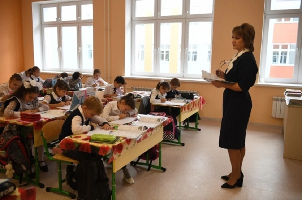 ЛНР в 2024 году получит от Минпросвещения России 4 650 189 500 рублей на развитие школ