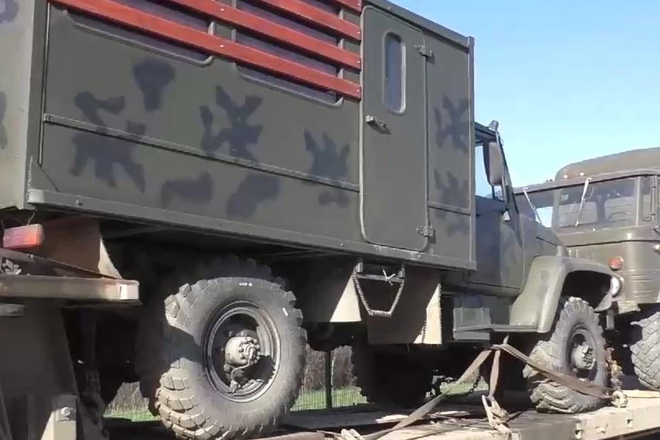 Военнослужащим ДНР передали передвижные полевые бани. Фото: Народная милиция ДНР