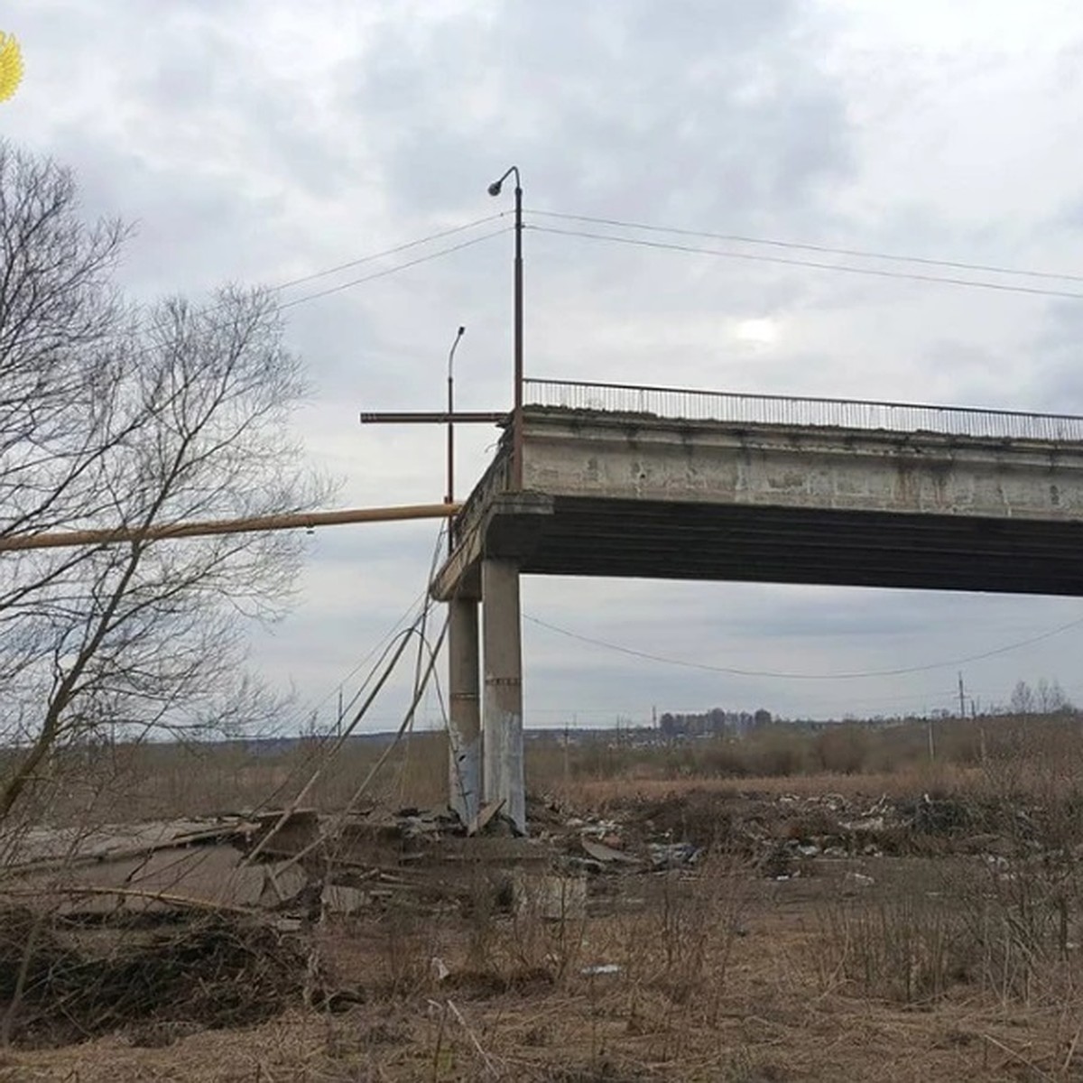 Видео с места обрушения моста в Смоленской области опубликовано в сети -  KP.RU