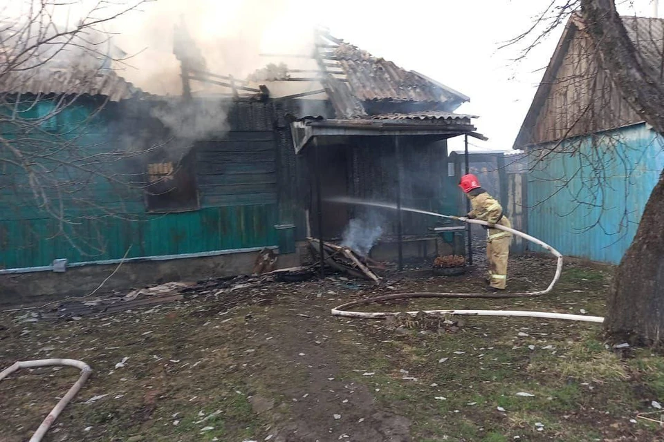 63-летний мужчина пострадал в горящем доме во время пожара в селе под Липецком