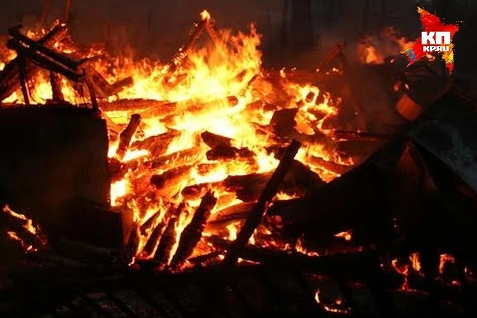 В сгоревшем доме обнаружили тела двух пожилых сестер.