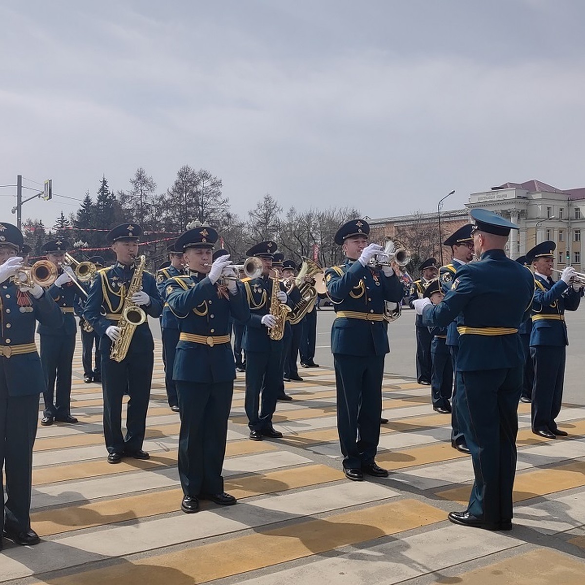 Генеральная репетиция Парада Победы 9 мая 2024 года в Иркутске: когда  начнется и где посмотреть - KP.RU