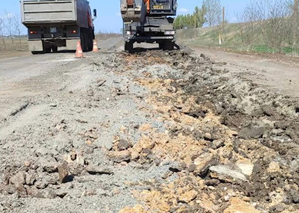 В Херсонской области стартовал ремонт автодороги от Геническа до Новой Каховки. ФОТО: Андрей Алексеенко