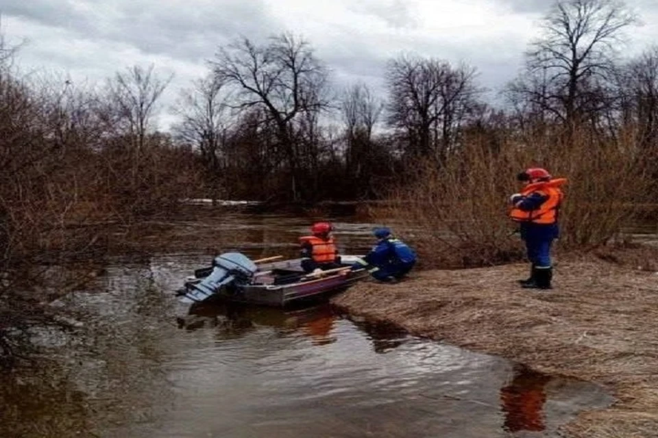 Спасатели продолжают поиски тела утонувшего подростка. Фото со страницы Ярослава Семенова в соцсети ВК