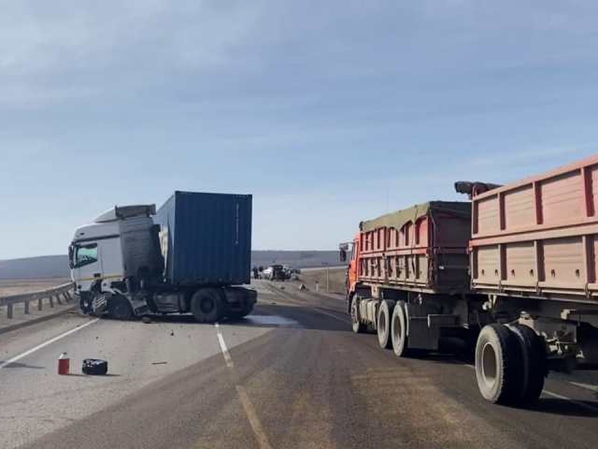 Шансов выжить не было: на видео попал момент жуткого ДТП, где погибли  игроки волейбольной команды из Иркутской области - KP.RU