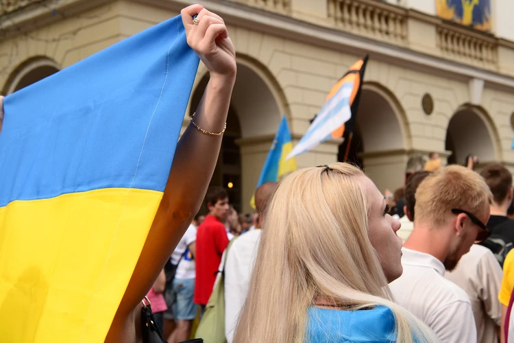 Киевский режим решил полностью запретить русский язык: огромной части Украины остается лишь выразительно молчать матом