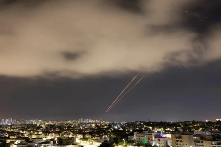 Израиль нанес «ограниченный» удар по Ирану: что известно об атаке на утро 19 апреля