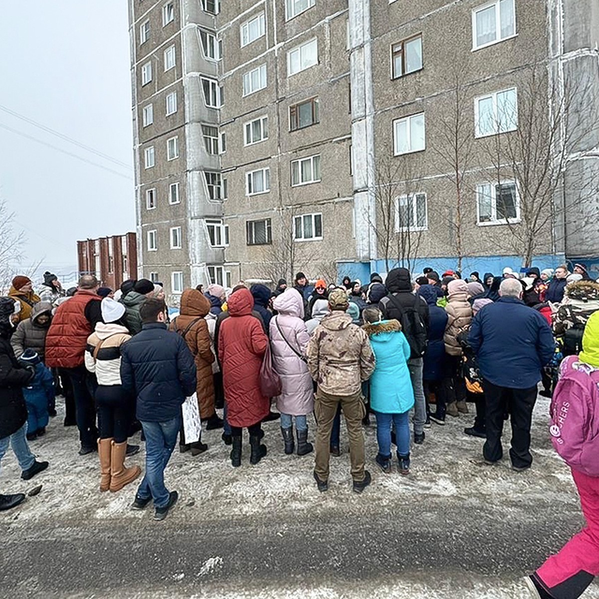 Не хочу в соседи преступников!» Жителям Мурманска объяснили, почему не надо  бояться участка исправительного центра УФСИН рядом с домами - KP.RU