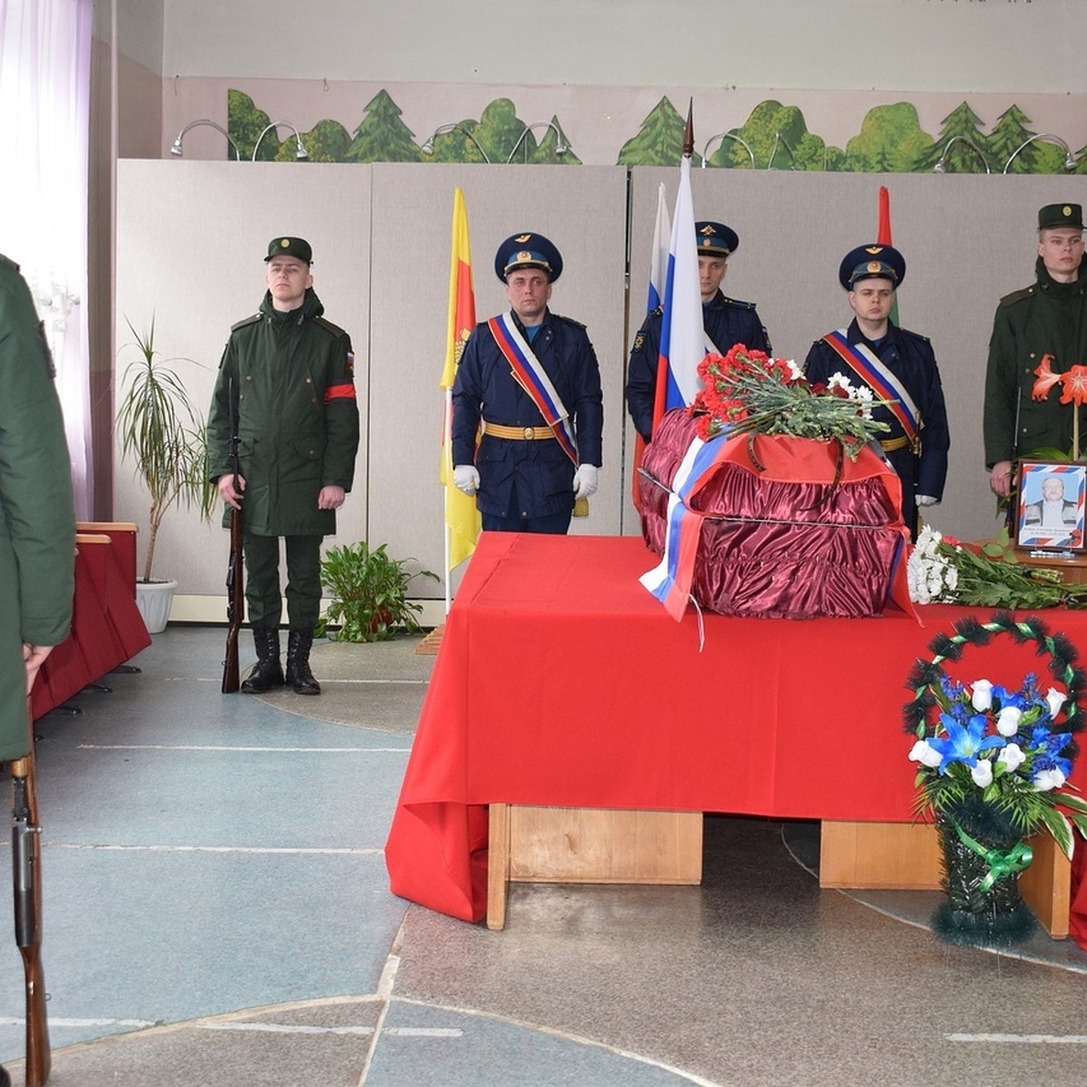 В Оленино простились с погибшим в ходе СВО бойцом Александром Бобровым -  KP.RU