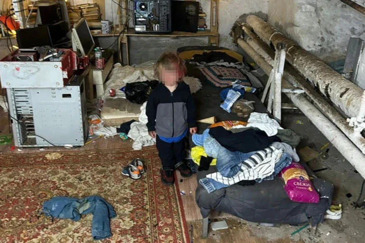 «Устали. То горло, то температура»: Дети-маугли, найденные в подвале многоэтажки в Петербурге, снова загремели в больницу