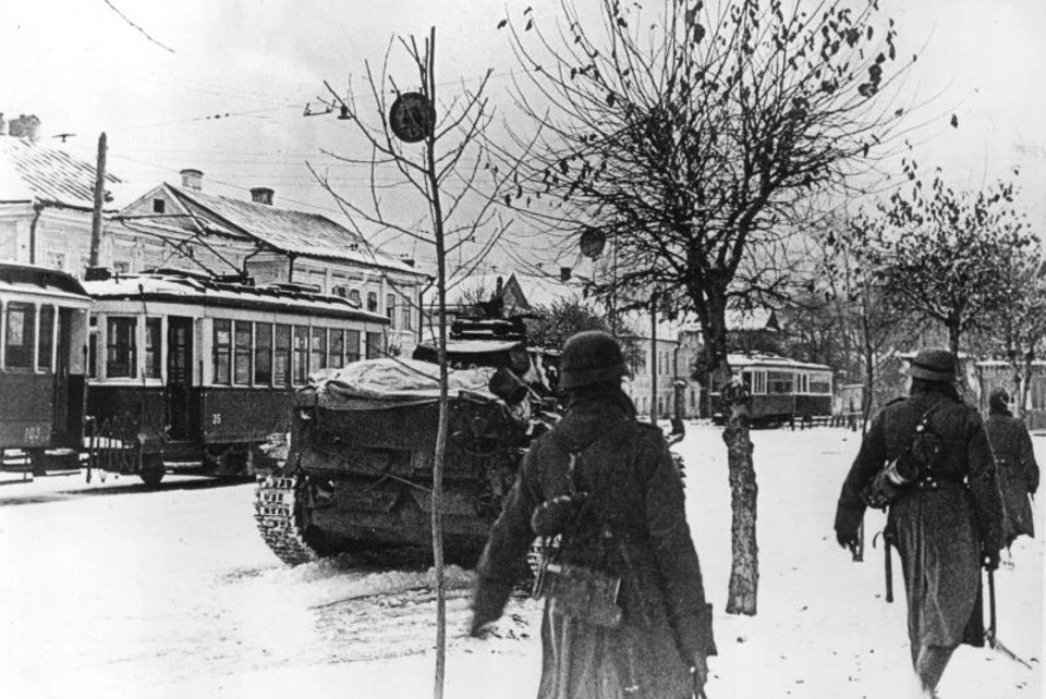 Гитлеровцы натворили столько ужасного на нашей земле... Фото: waralbum.ru