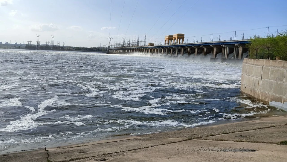 Максимальные сбросы воды на Волжской ГЭС продержат шесть дней.