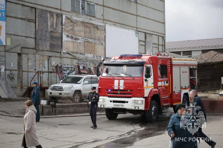 Магазины не работают, трамваи стоят, улицы сковали пробки: последствия аварии на подстанции в Иркутске 27 апреля