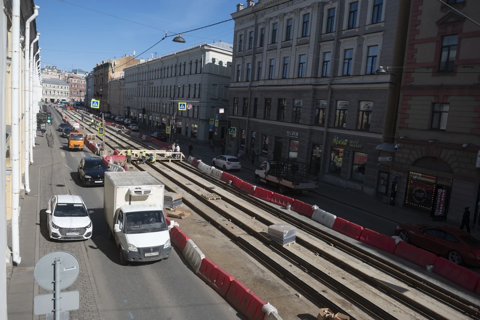 Движение по Садовой улице в Петербурге ограничат из-за ремонта трамвайных путей.