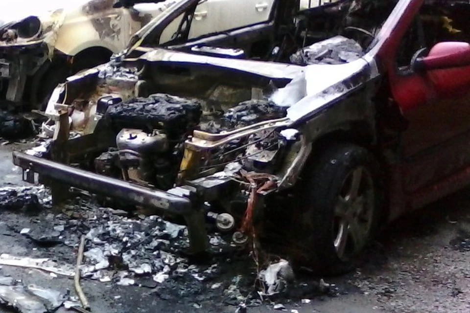 Автомобиль получил механические повреждения.