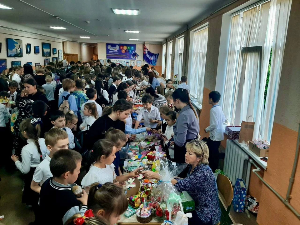 Дети приняли активное участие в благотворительной ярмарке. Фото: t.me/sev_navigator_detstva
