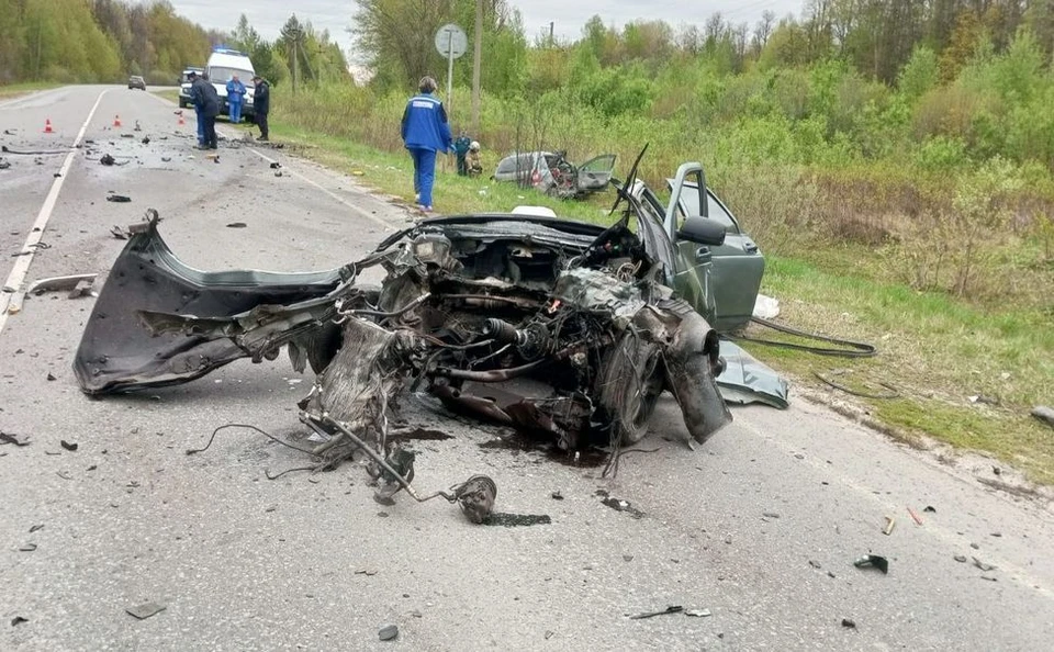 Водитель одной из легковушек выехал на встречку, что и привело к аварии. Фото: ГИБДД Чувашии.