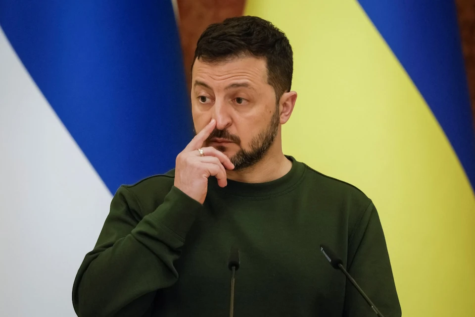 Зеленский, по сути, лишь имитирует бурную деятельность