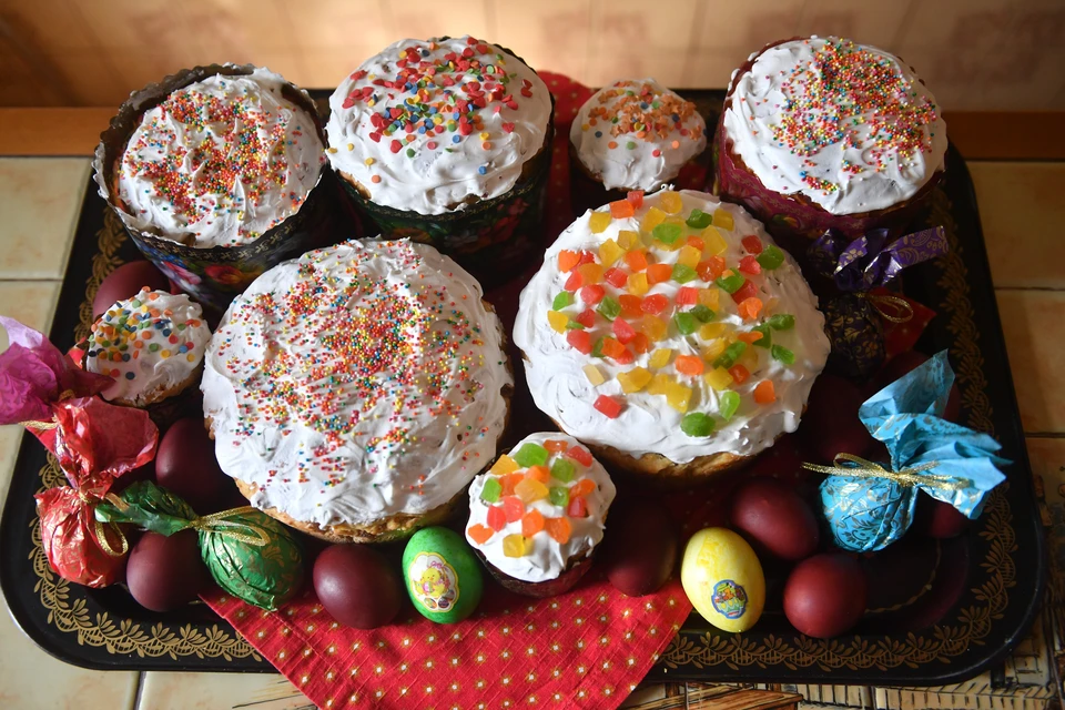Куличи и крашеные яйца - традиционные блюда пасхального праздничного стола Фото: архив "КП"