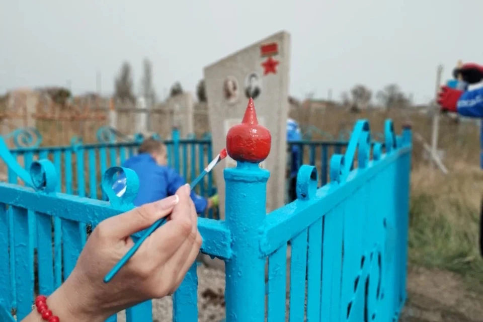 Волонтеры нашли и привели в порядок могилу почетного жителя нашей области Василия Курасова Фото: ЕР